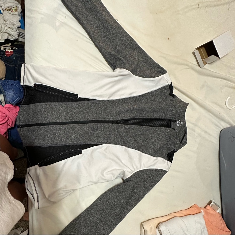 perfect zip-up jacket , mesh back , thumb holes, size L